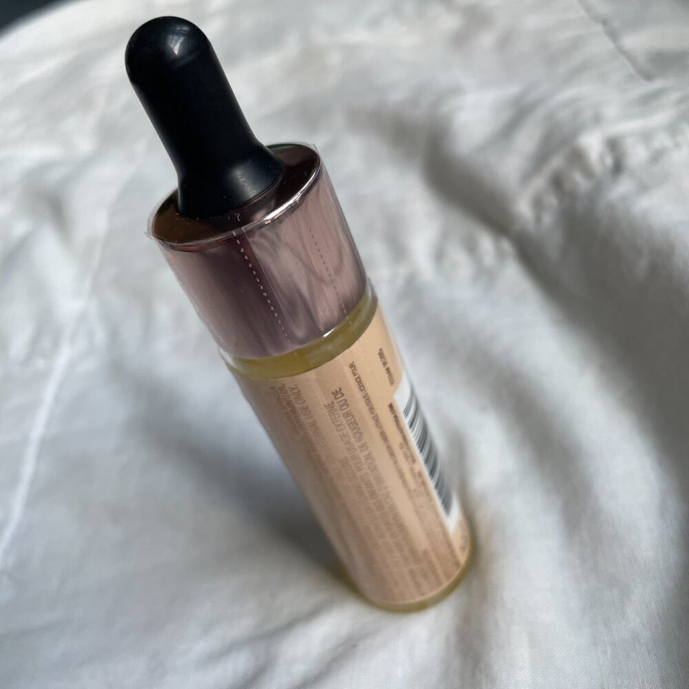 Revolution London Baking Oil - Picture 2 of 5